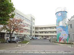 小学校　新潟市立山田小学校（小学校）まで907m