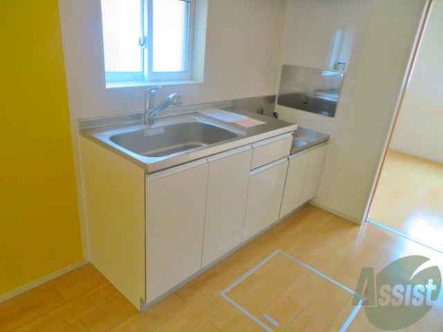 キッチン　キッチンは収納もしっかり付いており便利ですよ。