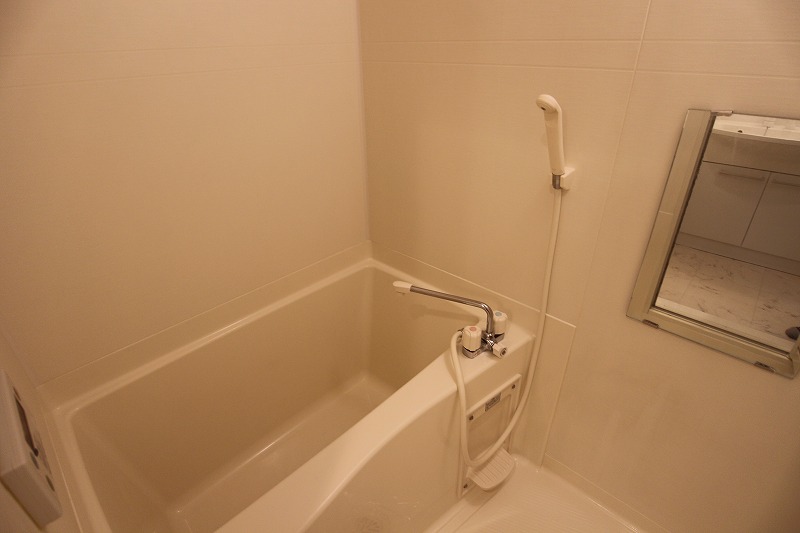 バス・シャワールーム　ゆっくり一日の疲れを癒して下さい。