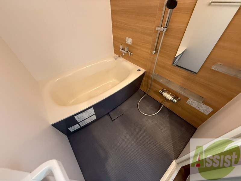 バス・シャワールーム　お風呂になります。一日の疲れを癒してくださいね。