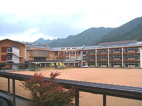 中学校　八鹿青渓中学校（中学校）まで5257m