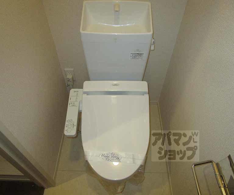 トイレ　３０１号室の写真です。