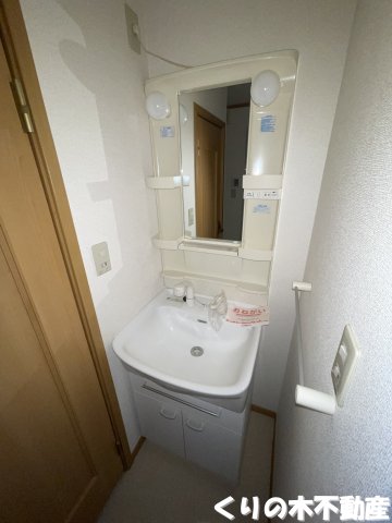 洗面設備　使いやすい洗面所です