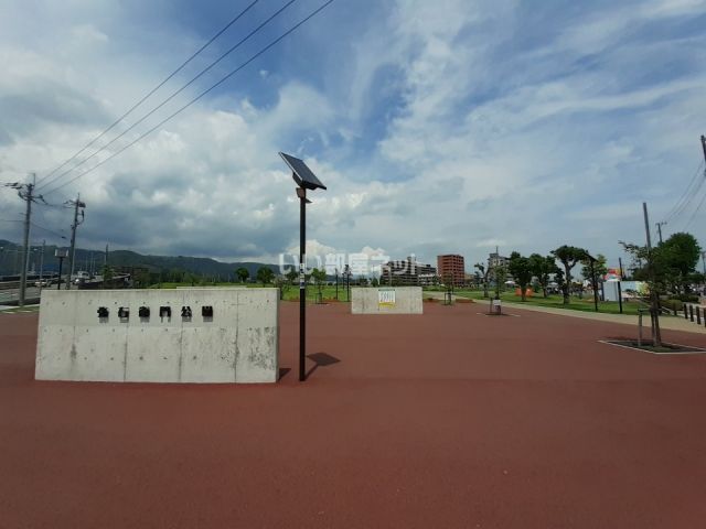 公園　弥右衛門公園（公園）まで918m