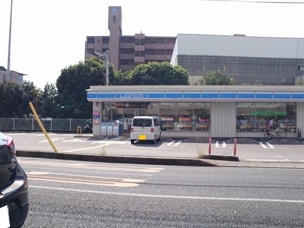 コンビニ　ローソン　高知北本町四丁目店（コンビニ）まで550m