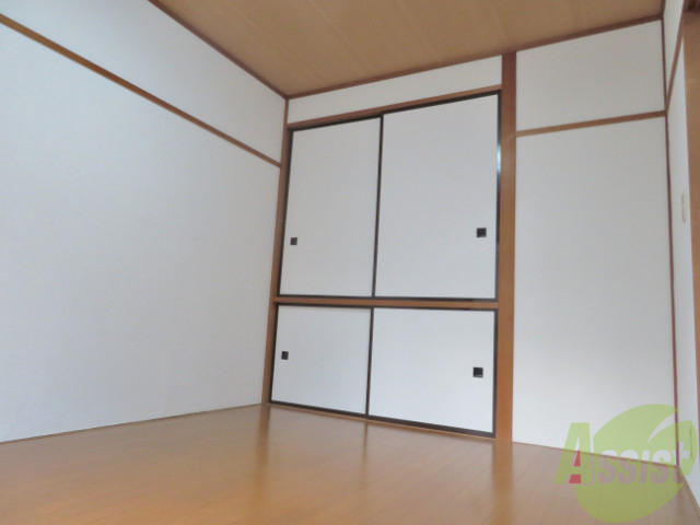 居室・リビング　洋室と和室の合わさった空間で落ち着いた感じですね