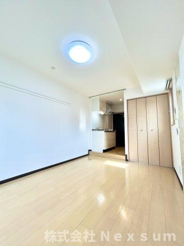 居室・リビング　こちらの居間で趣味の時間をお楽しみください