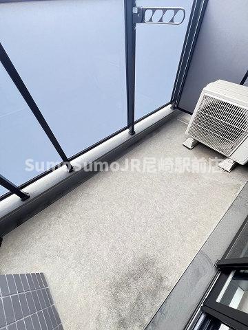 バルコニー　開放的で明るい空間を演出してくれるバルコニーです