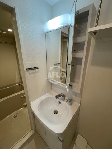 洗面設備　レジュールアッシュNAMBA　独立洗面台