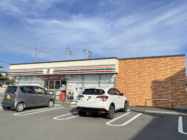 コンビニ　セブンイレブン焼津石津中町店（コンビニ）まで321m