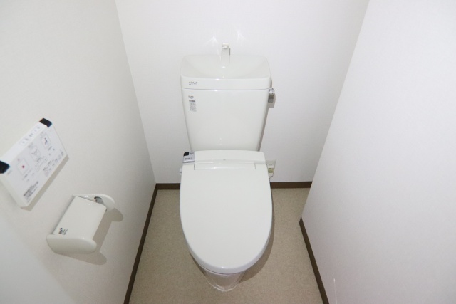 トイレ　※別号室の参考写真です