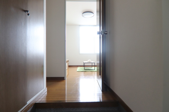 玄関　※別号室の参考写真です
