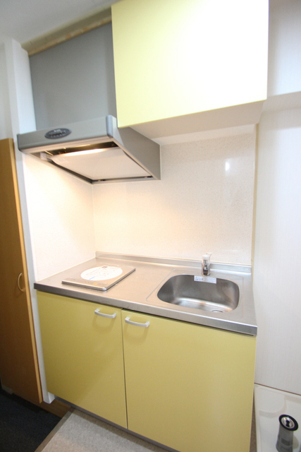 キッチン　レモンイエローのさわやかなキッチン