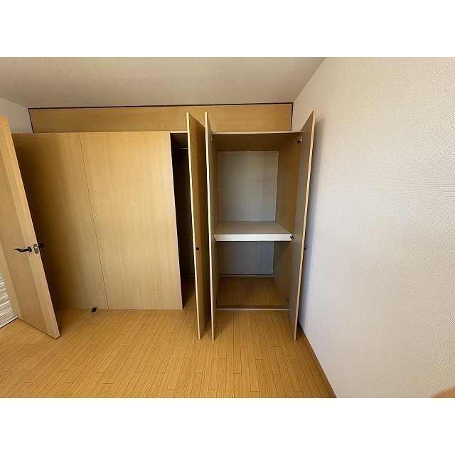 収納　東側洋室