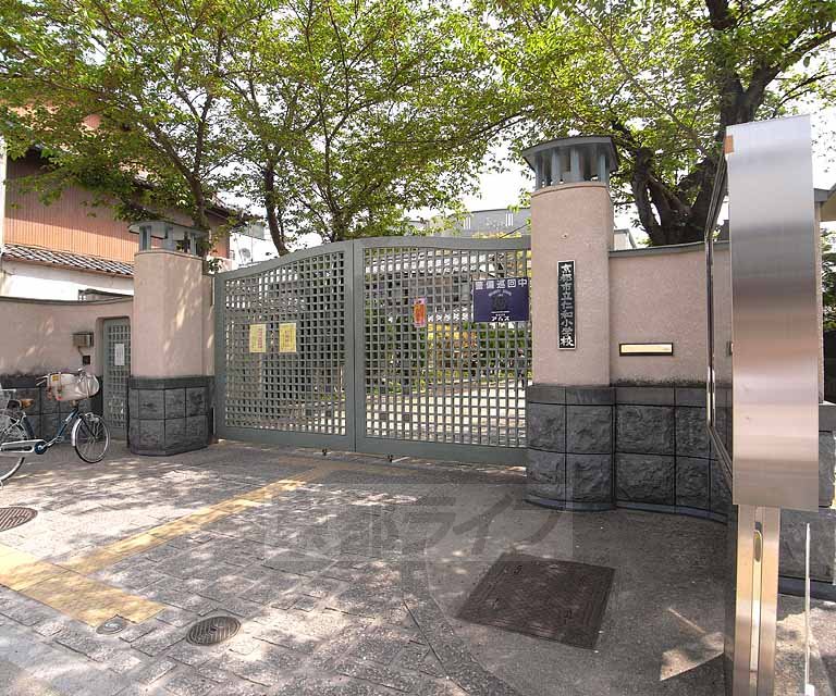 小学校　仁和小学校（小学校）まで142m