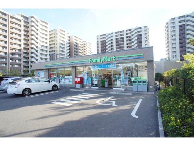 コンビニ　ファミリーマート 福岡香椎照葉四丁目店（コンビニ）まで3091m
