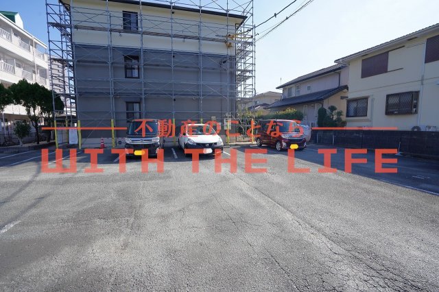 駐車場　駐車場に車を止められます