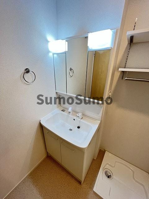 洗面設備　独立洗面化粧台付き