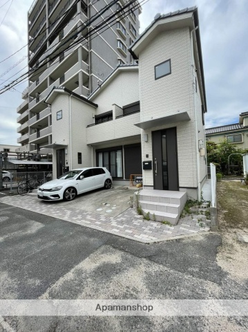 駐車場　エントランス