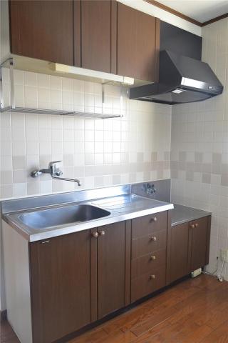 キッチン　※同タイプ部屋の写真です。