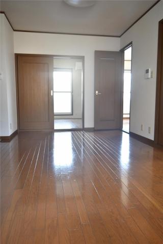 居室・リビング　※同タイプ部屋の写真です。