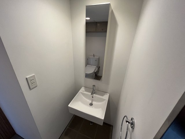 洗面設備　スペースが確保できる洗面所です