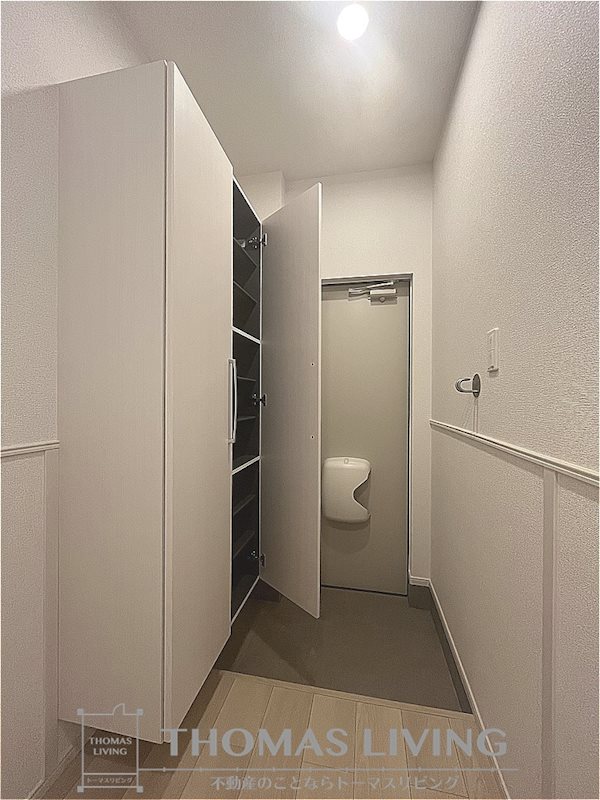 玄関　写真準備中のためシリーズ物件のお写真を使用しております。ご参
