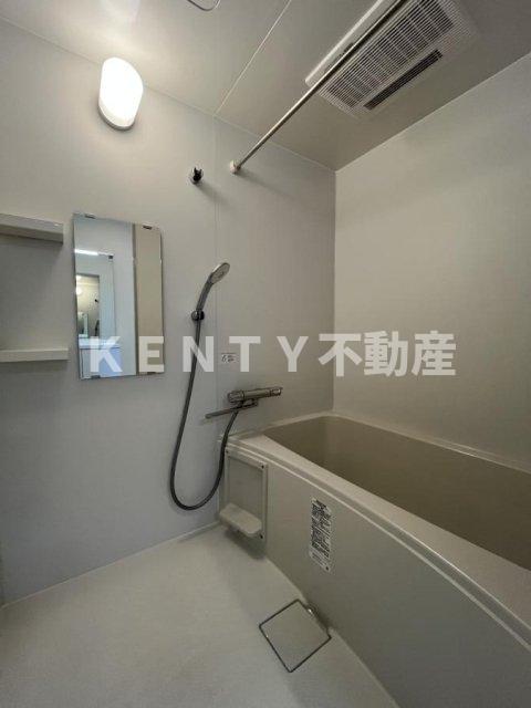 バス・シャワールーム　コンパクトで使いやすいお風呂です