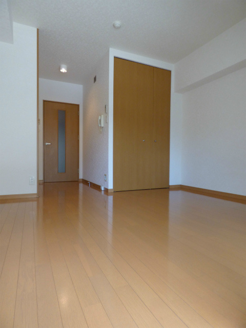 居室・リビング　明るいリビング