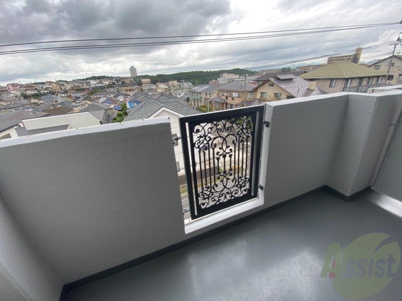 バルコニー　バルコニーは幅もしっかりあって洗濯物がはかどりそうですね。