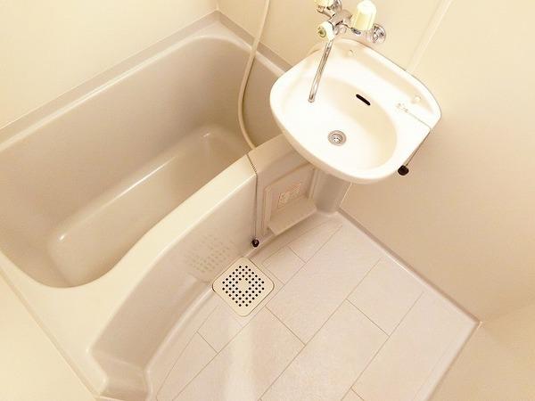 バス・シャワールーム　キレイな浴室です！