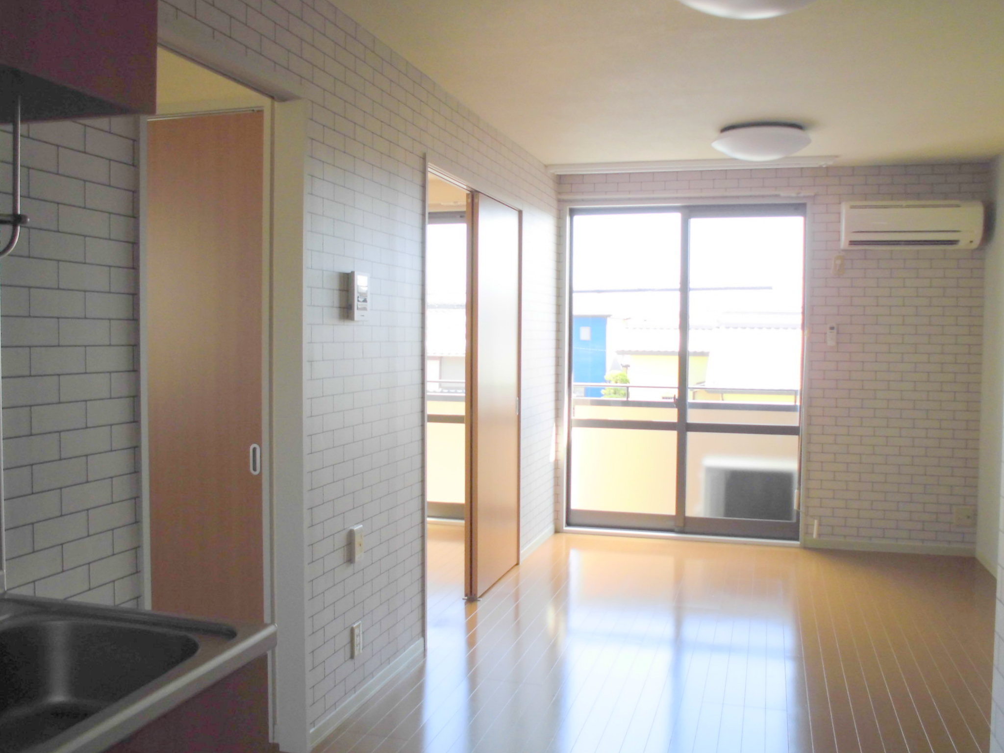 居室・リビング　※参考写真　前回入居時の写真です