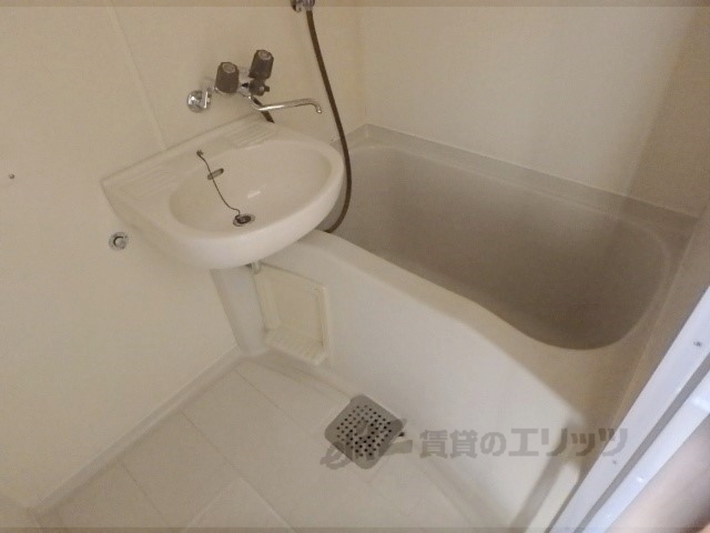 バス・シャワールーム　バス