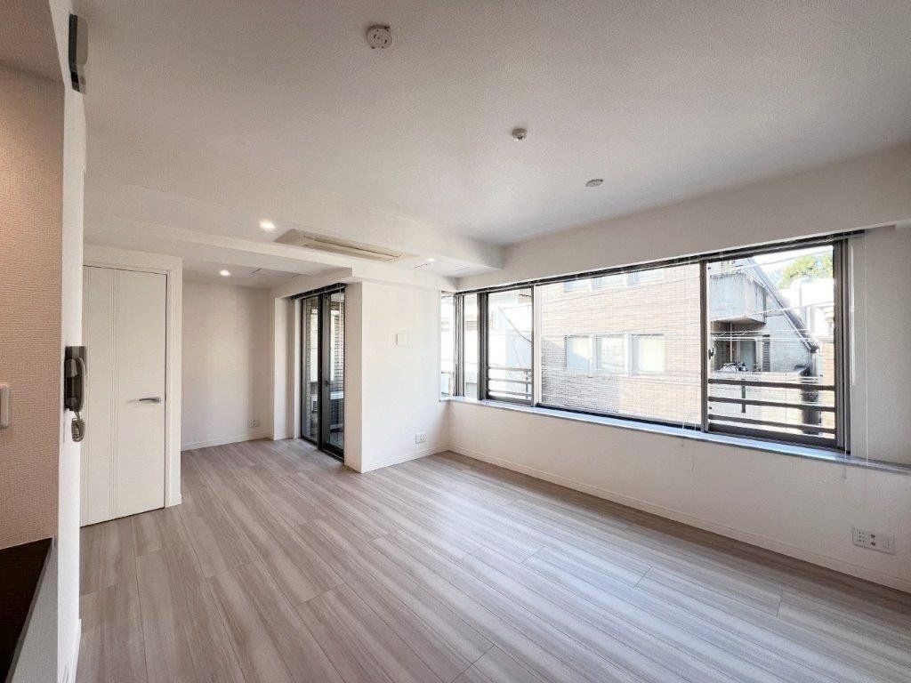 居室・リビング　LDK（約17.4帖）ワイドサッシ採用につき明るいお部屋です