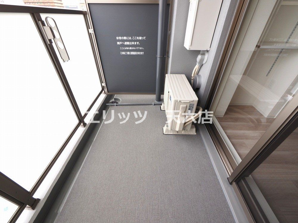 バルコニー　バルコニー