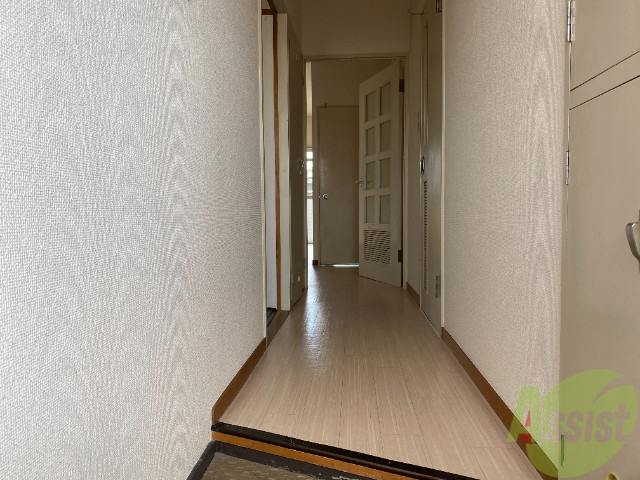 玄関　玄関から見たお部屋です。奥行で広さ伝わりますでしょうか