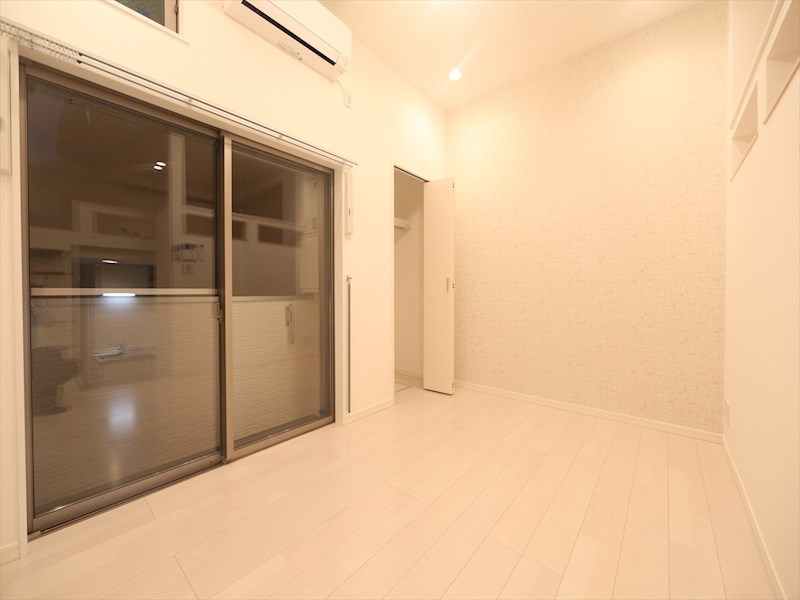 居室・リビング　洋室6帖　ロフト6帖（収納にも寝室にも使えます）