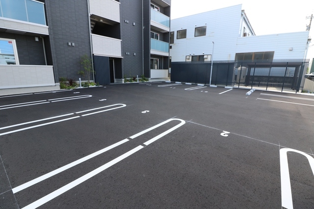 駐車場　駐車場