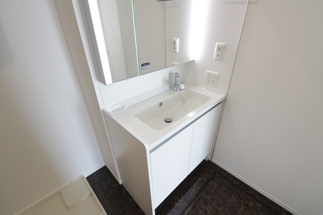 洗面設備　３０５・洗面所