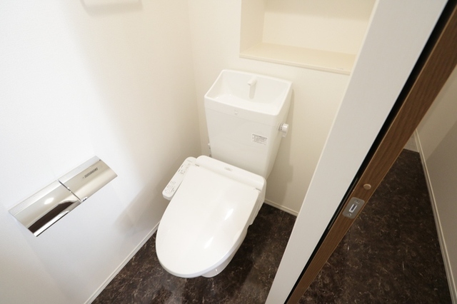 トイレ　３０５・トイレ