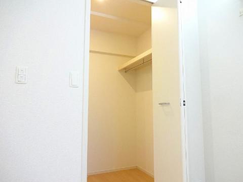 　収納　ウォ―クインクローゼット