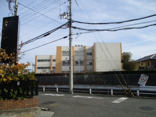 中学校　大阪狭山市立狭山中学校（中学校）まで787m