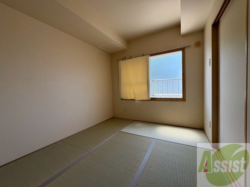 その他部屋・スペース　こちらのお部屋は光が差し込む、温かみのあるお部屋です。