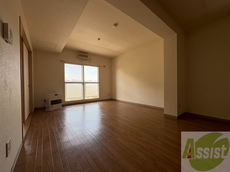 居室・リビング　広くてきれいなリビングです！快適に過ごせそうですね。