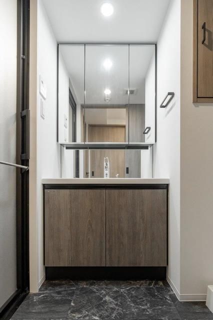 洗面設備　脱衣スペースもあります