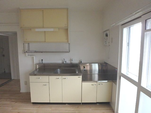 キッチン　406室の写真（反転あり）