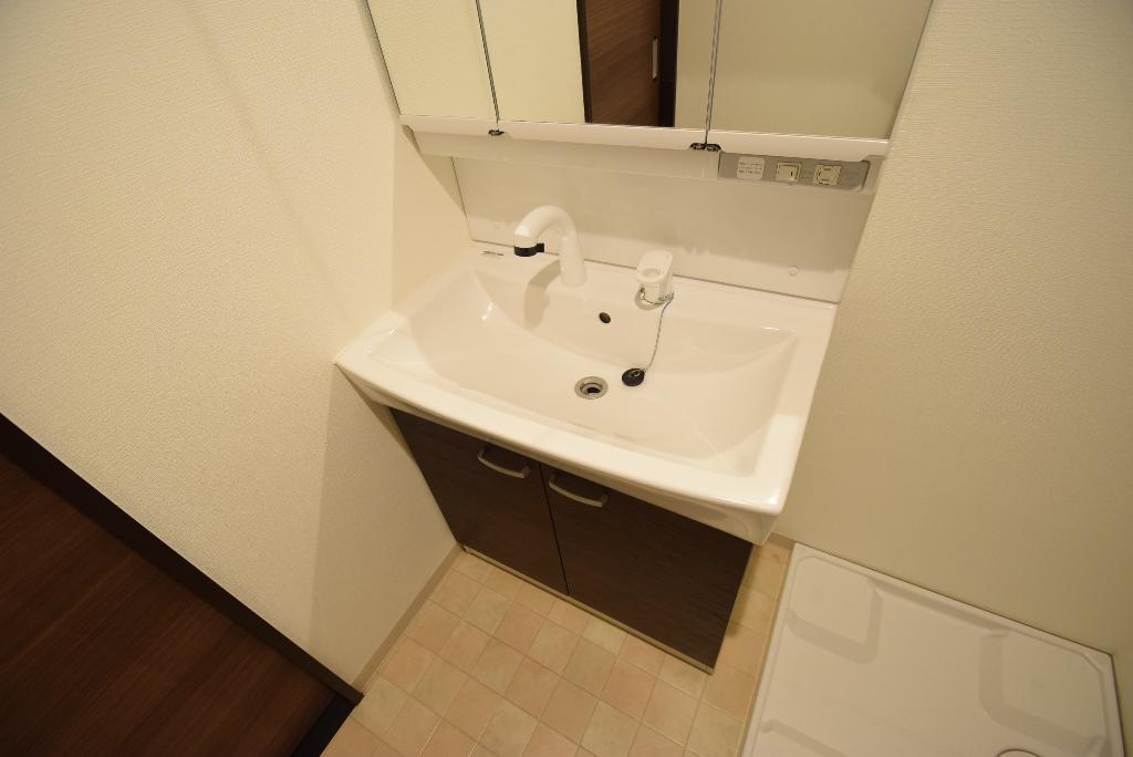 洗面設備　洗髪洗面化粧台