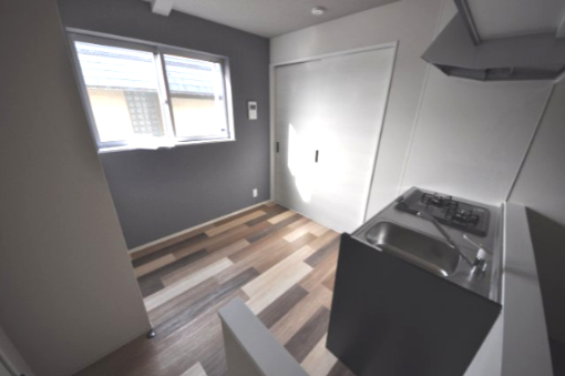 居室・リビング　食事、寝室を別けれるのが１DKの魅力