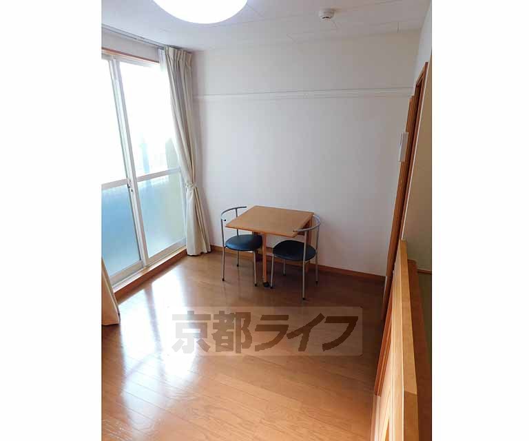 居室・リビング　天井の高いお部屋です！