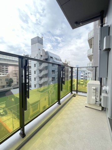 バルコニー　お洗濯にも便利なバルコニー付き